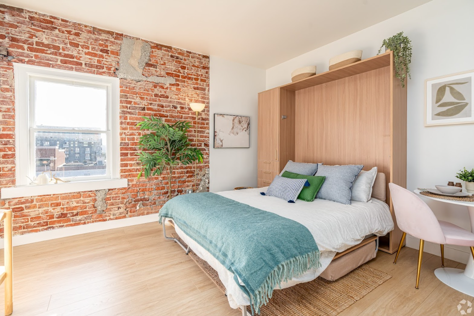 Glendale Apartment: 202 E Wilson Ave