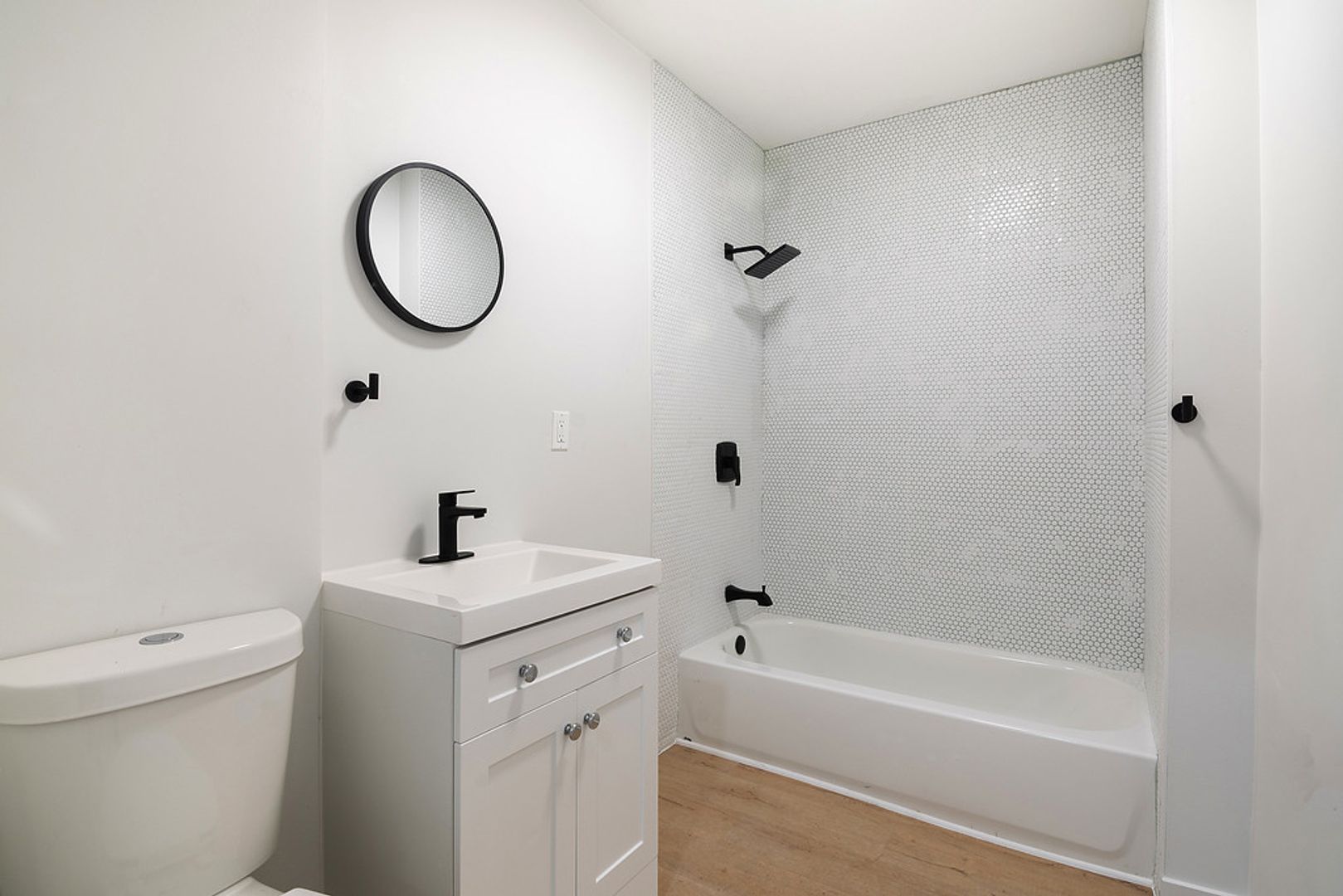 Los Angeles Apartment: 2707 14th St.