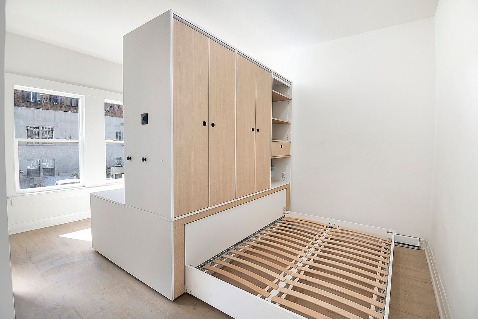 Los Angeles Apartment: 1520 8th St