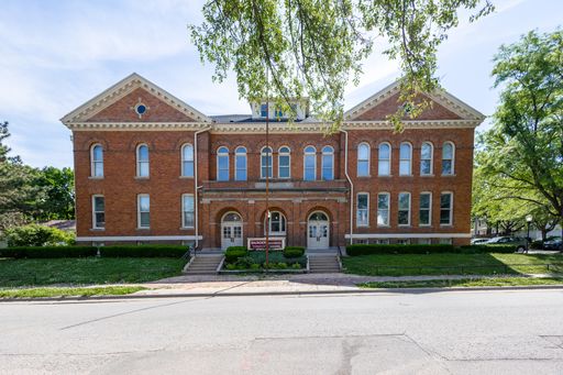 ***LOOK AND SEE SPECIAL*** Cozy 1 Bed 1 Bath Apartment in Heart of Omaha – photo 1