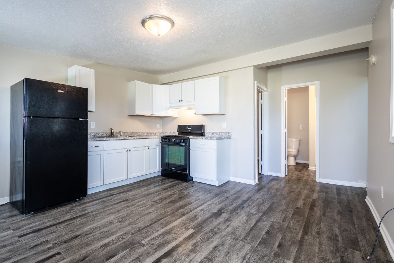 Omaha Apartment: 814 S 27th Street
