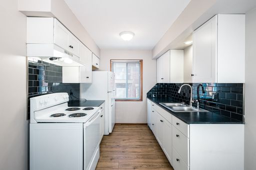 Gorgeous 1 Bed 1 Bath Apartment in Heart of Omaha – photo 1