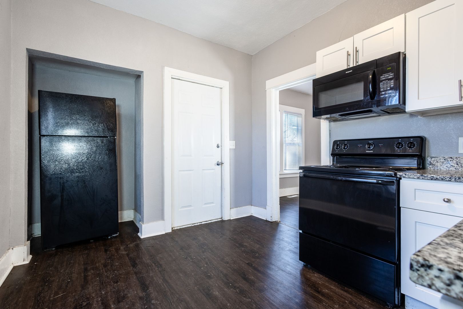 Omaha House: 4411 Commercial Ave