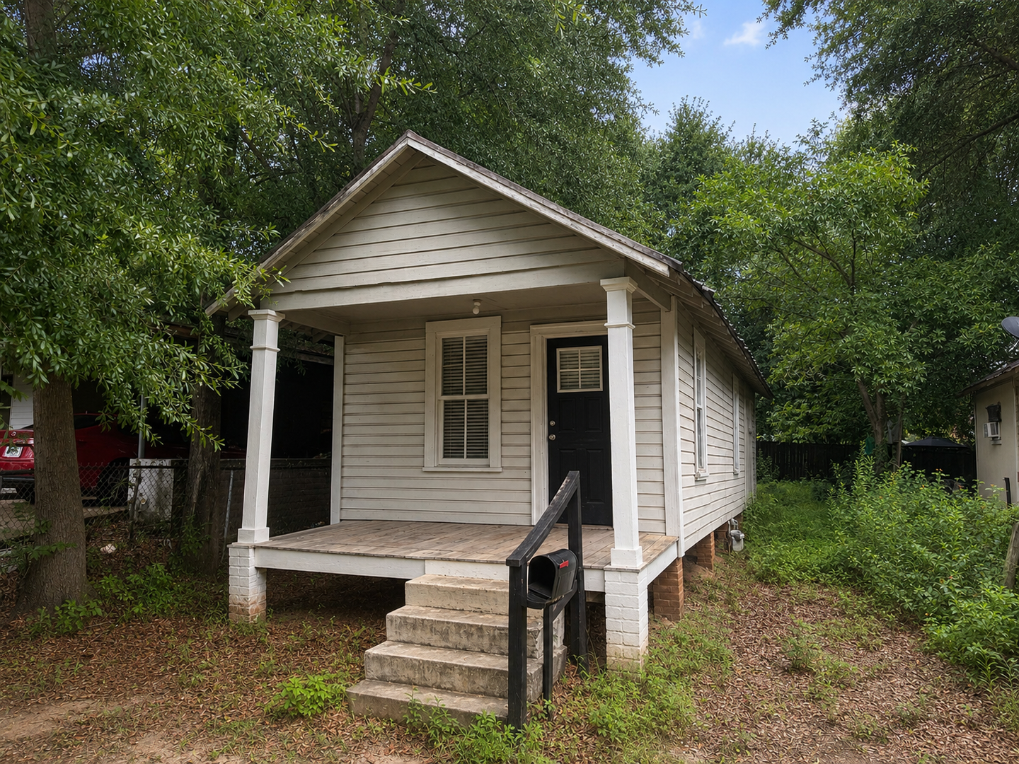 Albany House: 629 W Gordon Ave