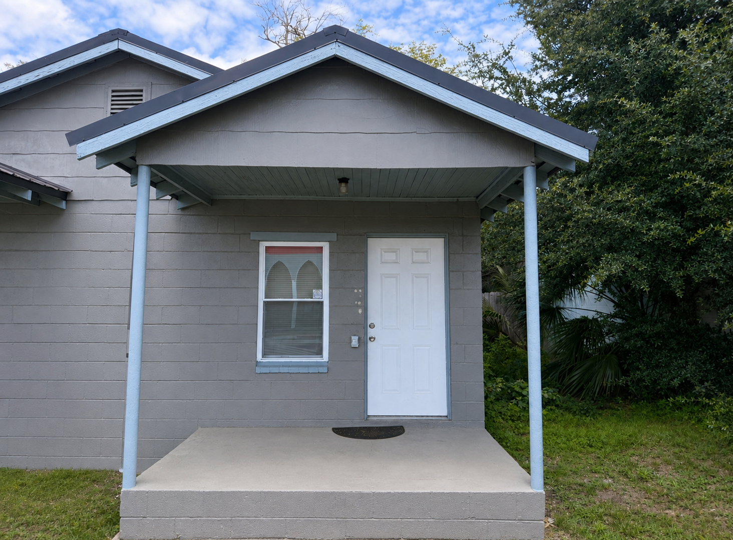 Albany Apartment: 723 Byron Road