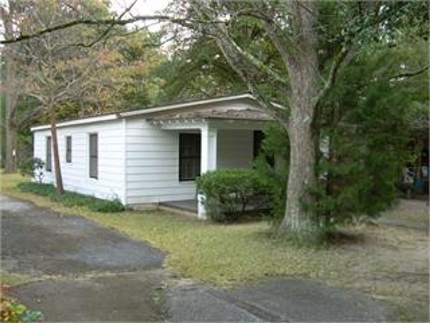 Albany House: 1406 Lee Street