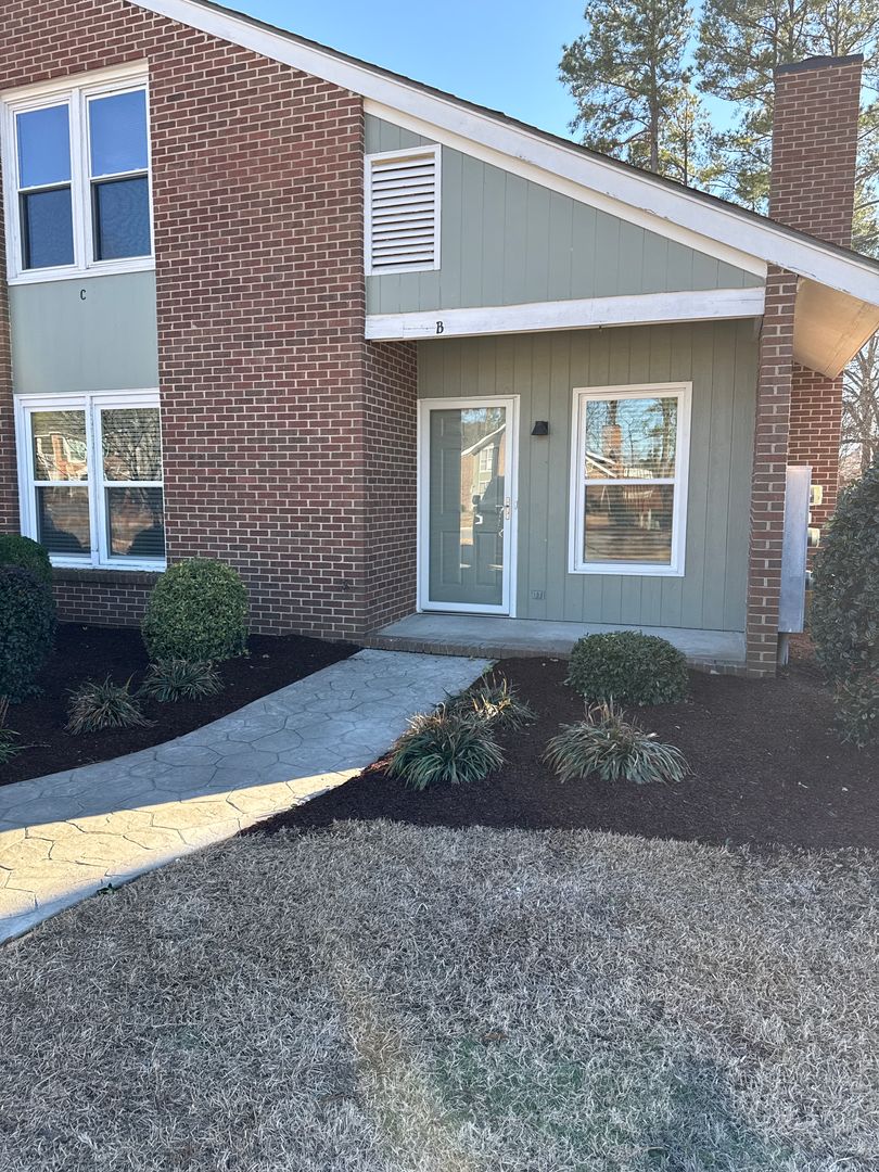 Wilson Apartment: 3803 Chase Road Northwest