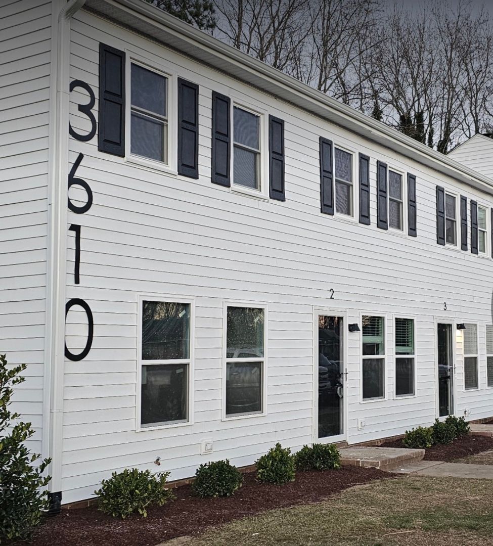 Wilson Apartment: 3610 Chase Road Northwest