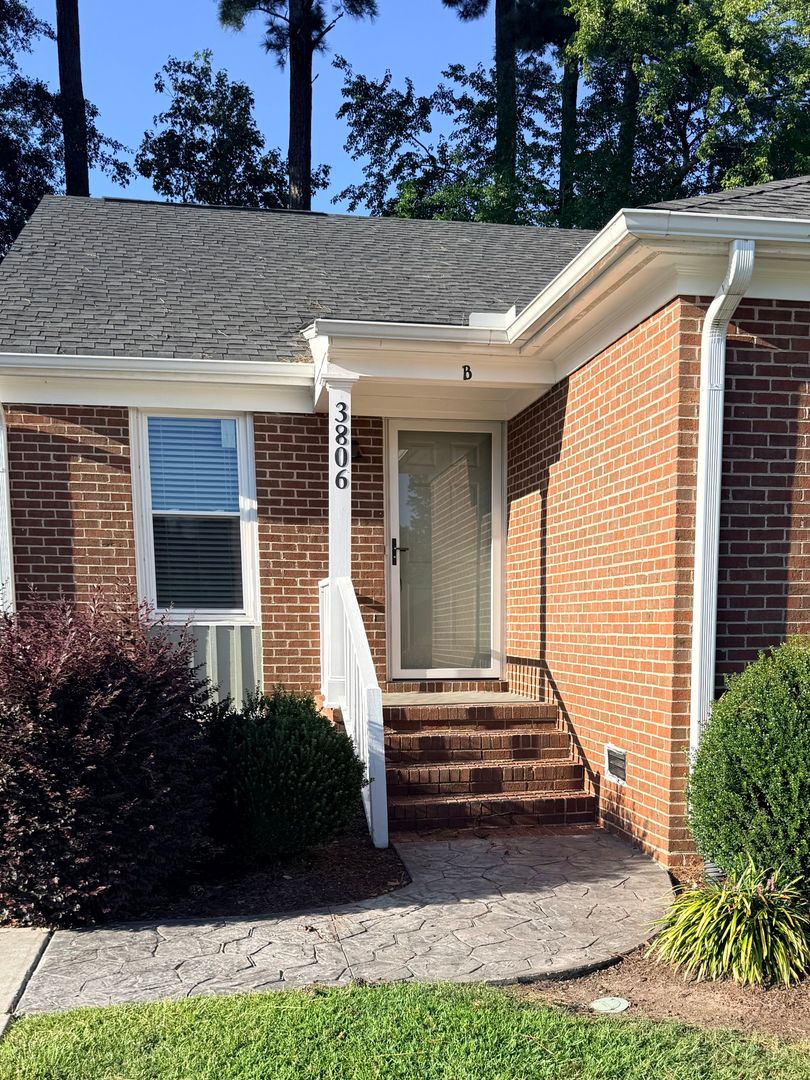 Wilson Apartment: 3806 Chase Road Northwest