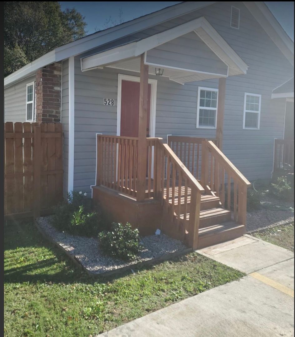 Wilson Apartment: 528 Manchester Street Southeast