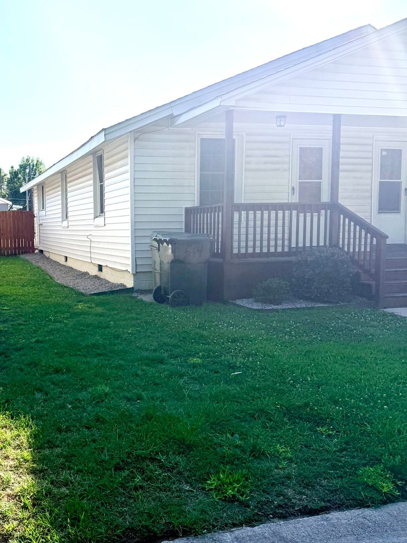Wilson Apartment: 514 Manchester Street Southeast