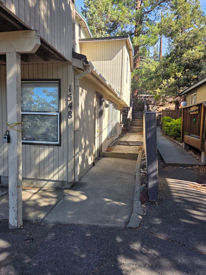 Bend Apartment: 1544 NW Juniper