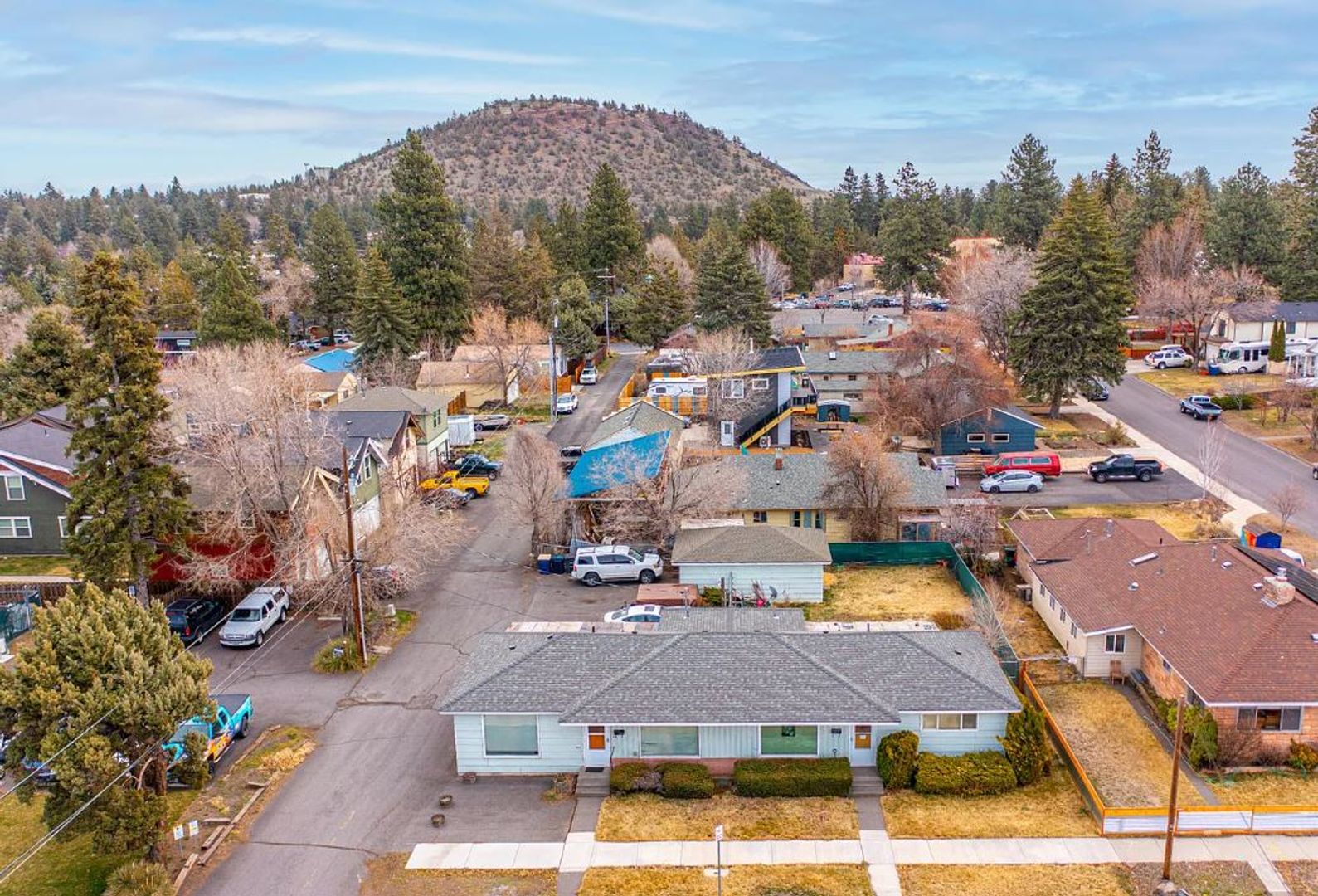 Bend Apartment: 824 NE 4th Street
