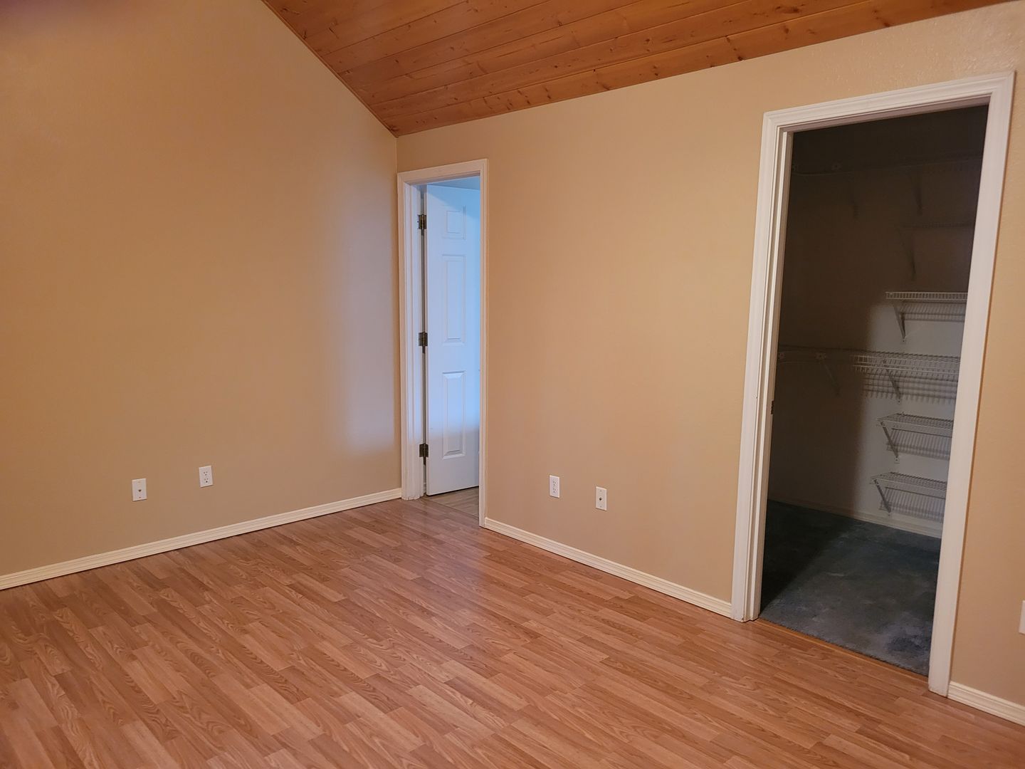 Bend House: 63215 Wishing Well Ln