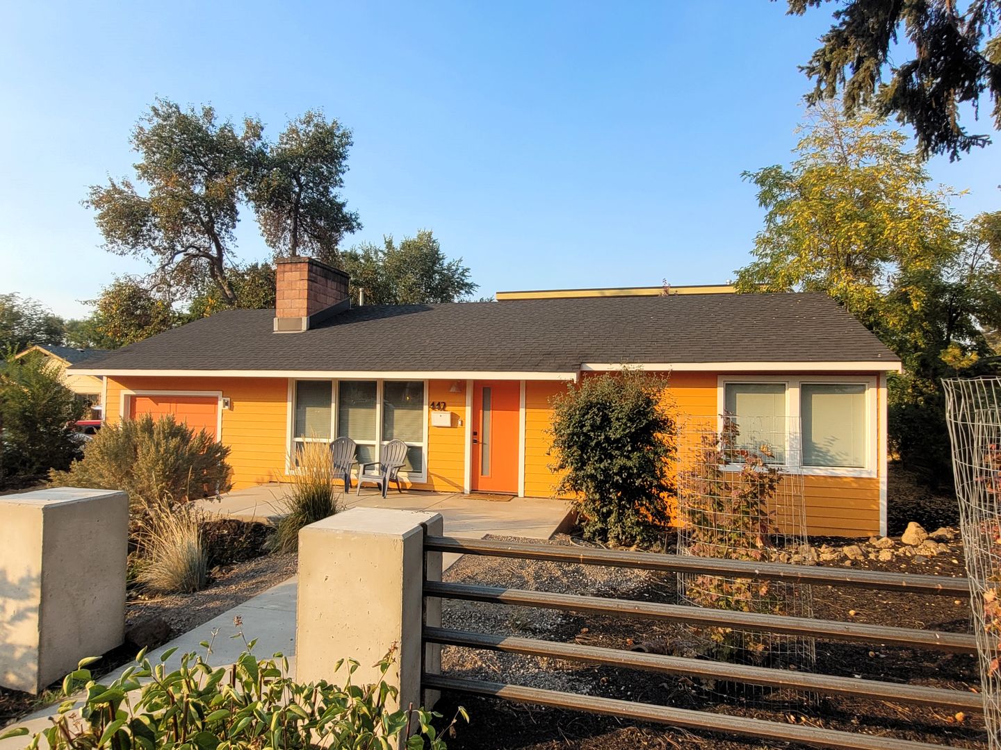 Bend House: 442 NE Hawthorne Ave