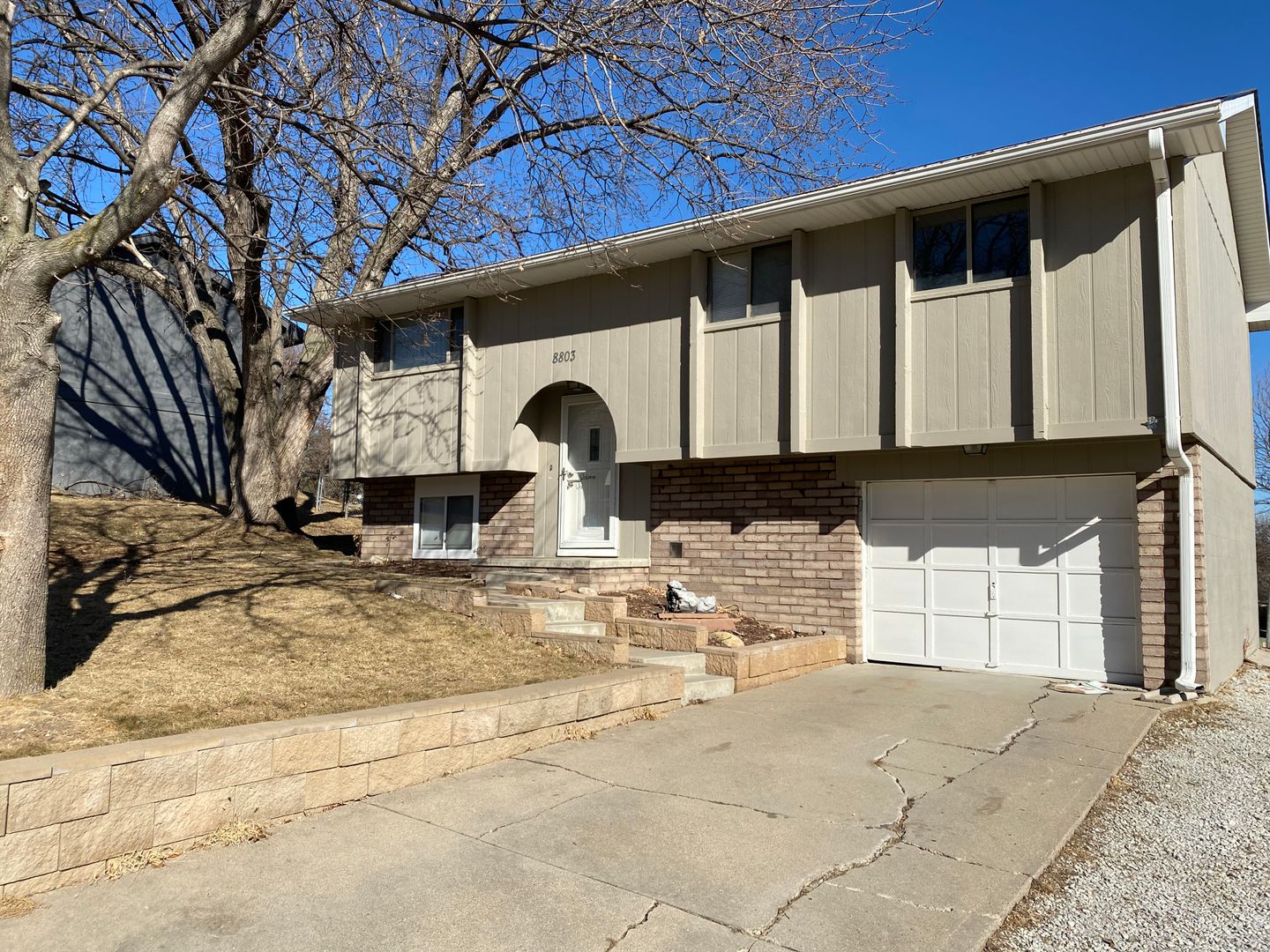 Omaha House: 8803 S. 143rd St.