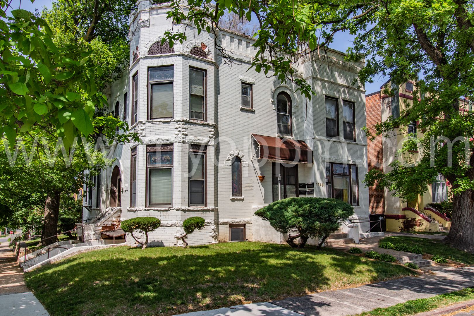 Omaha Apartment: 1146 S 32nd St