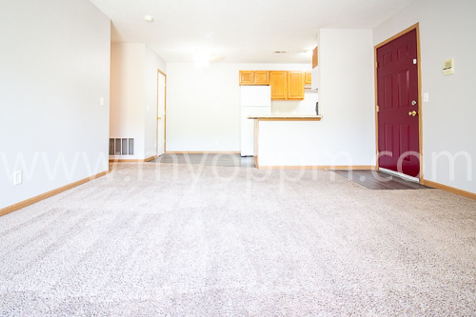 Bellevue Apartment: 818 Lincoln Rd