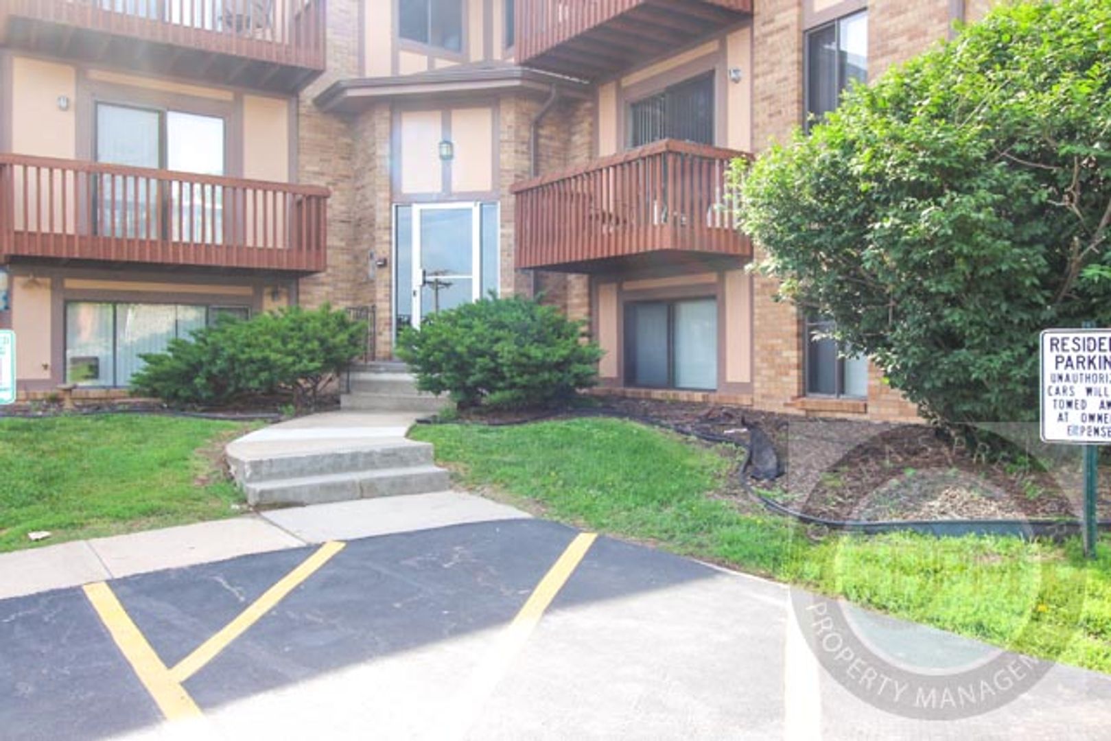 Omaha Apartment: 1711/1715 N 73rd St