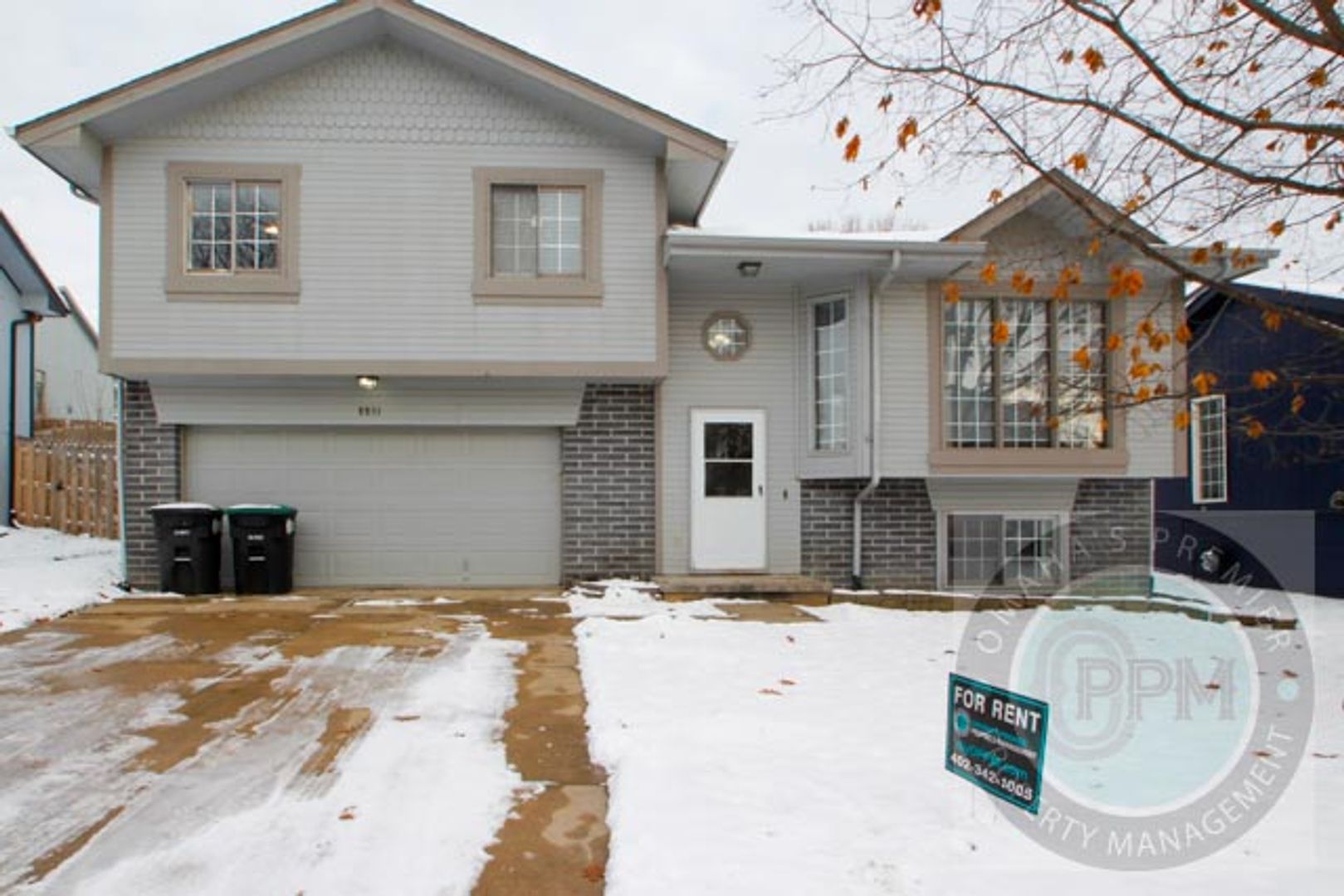 Omaha House: 8851 N 82nd St