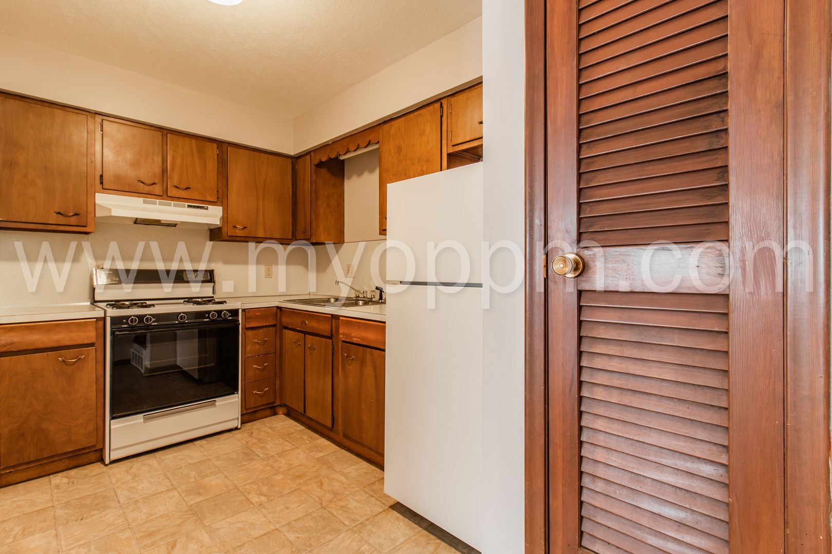 Omaha Apartment: 1016 N 47th Ave