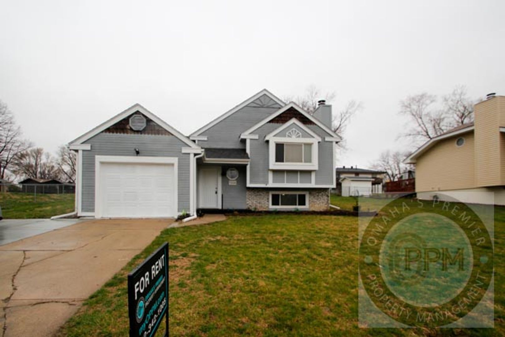 Omaha House: 7106 S 145 St