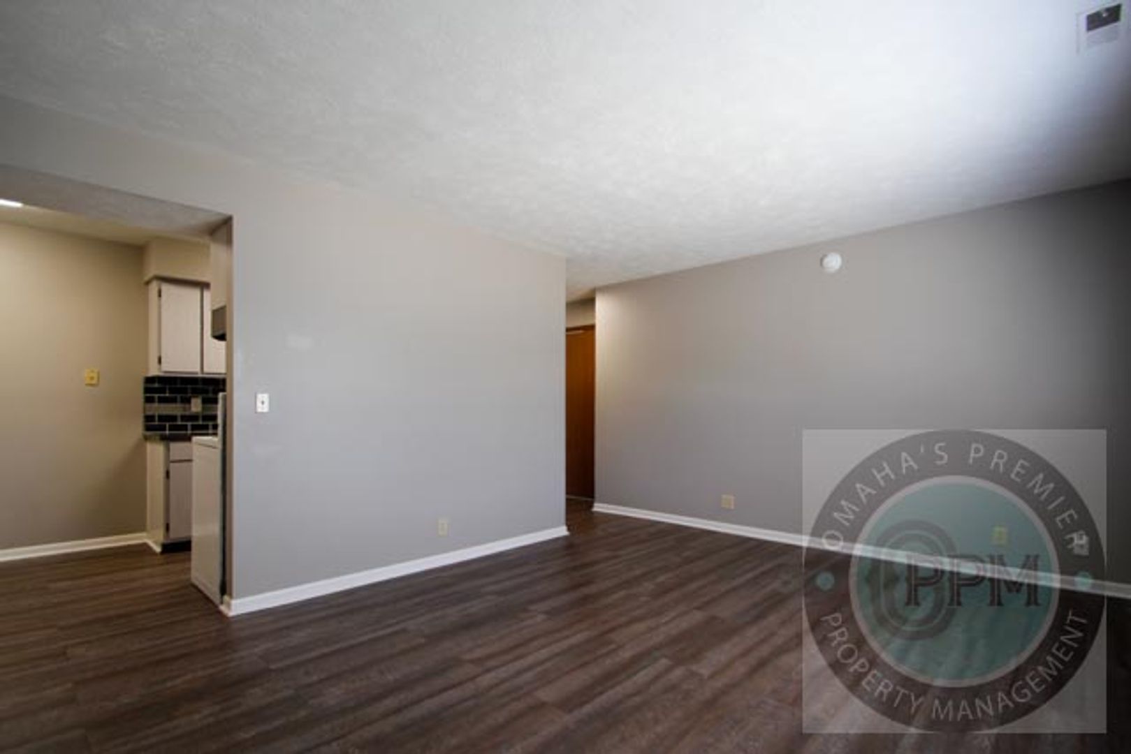 Omaha Apartment: 2903 N 76th St