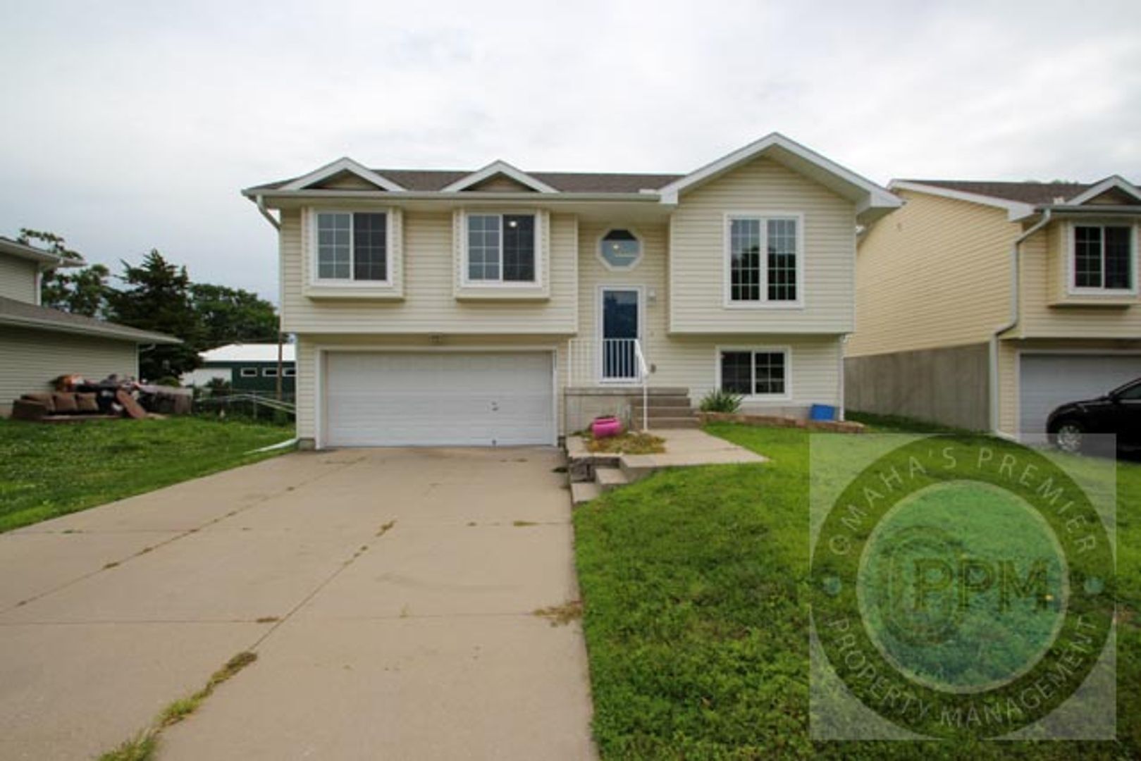 Omaha House: 4935 N 17 Street