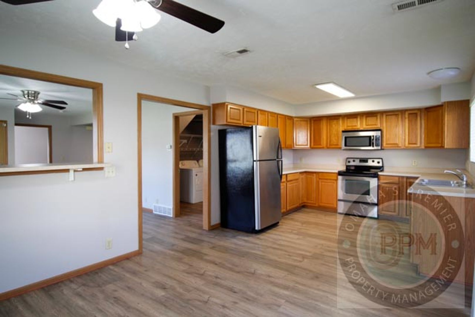 Bellevue Apartment: 818 Lincoln Rd
