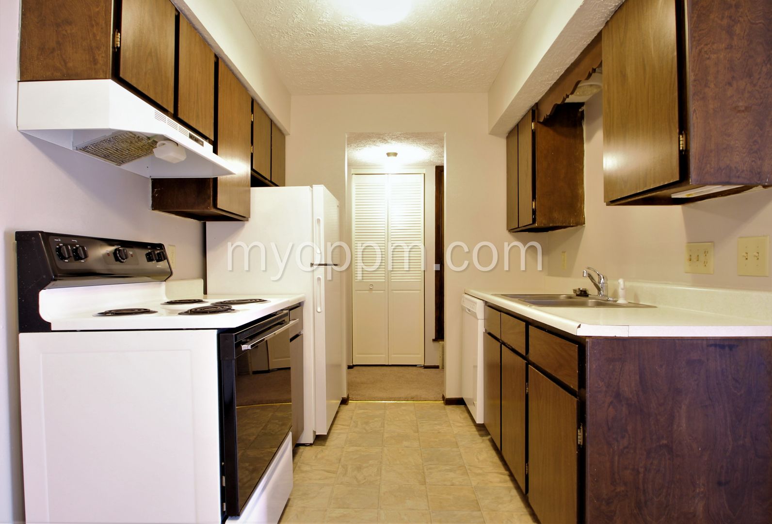 Bellevue Apartment: 818 Lincoln Rd