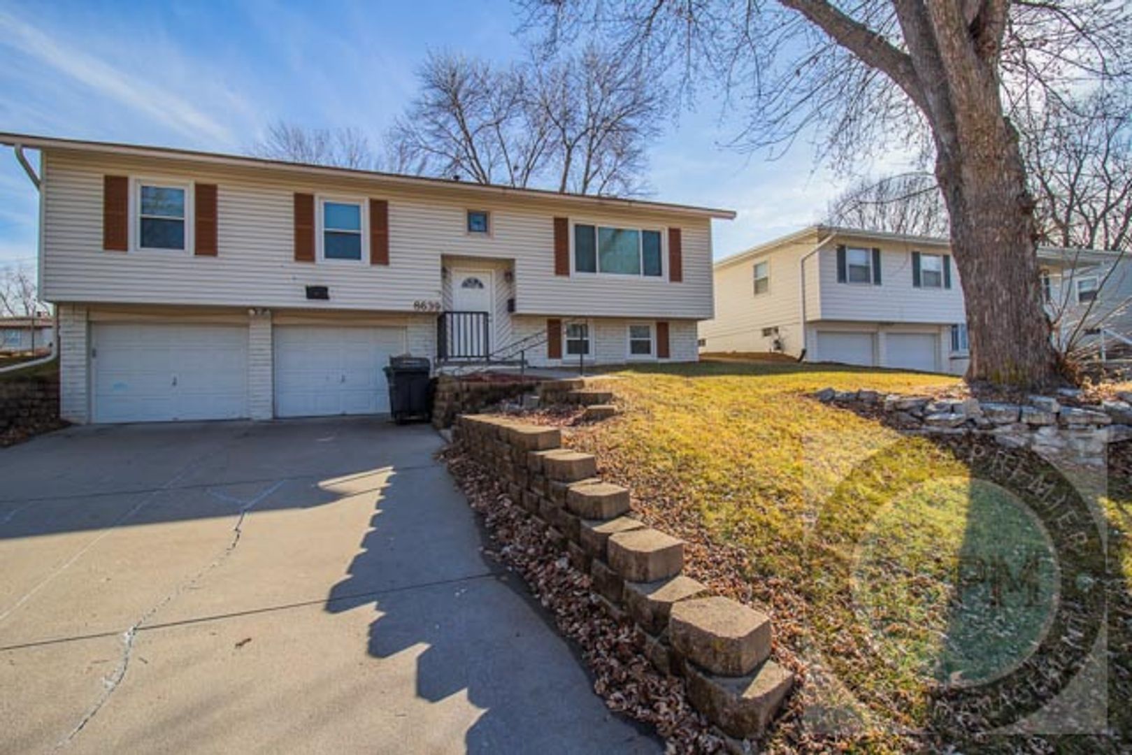 Omaha House: 8639 Lakeview Drive