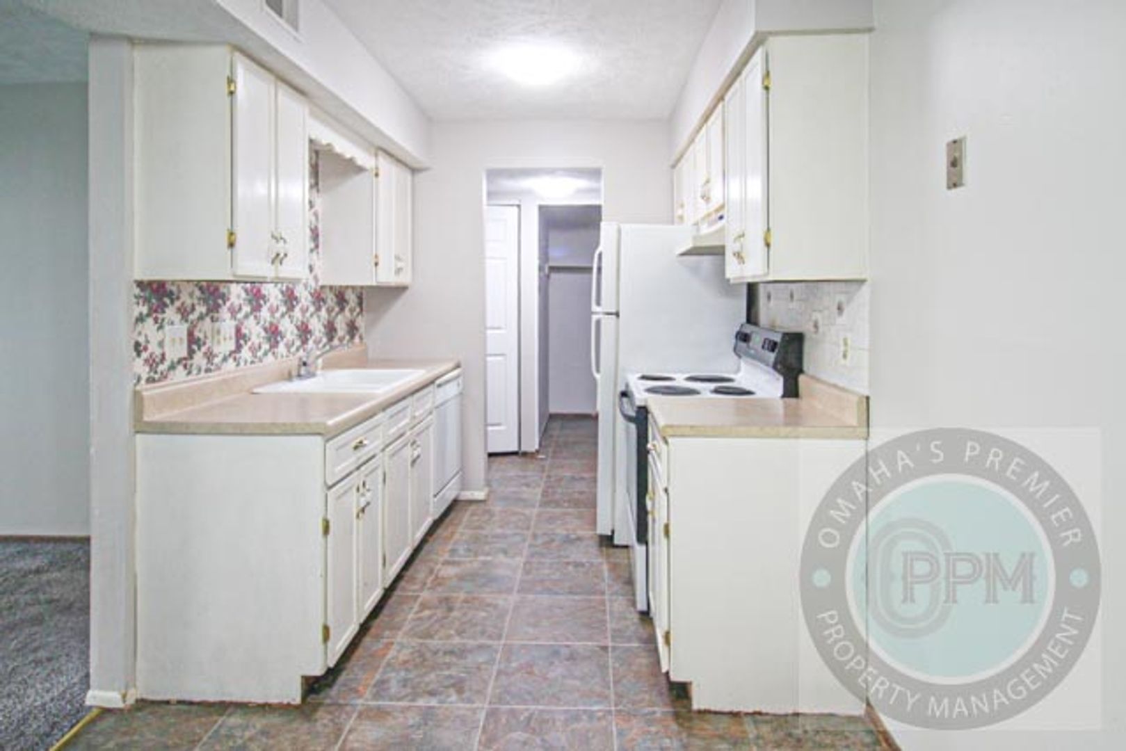 Bellevue Apartment: 818 Lincoln Rd