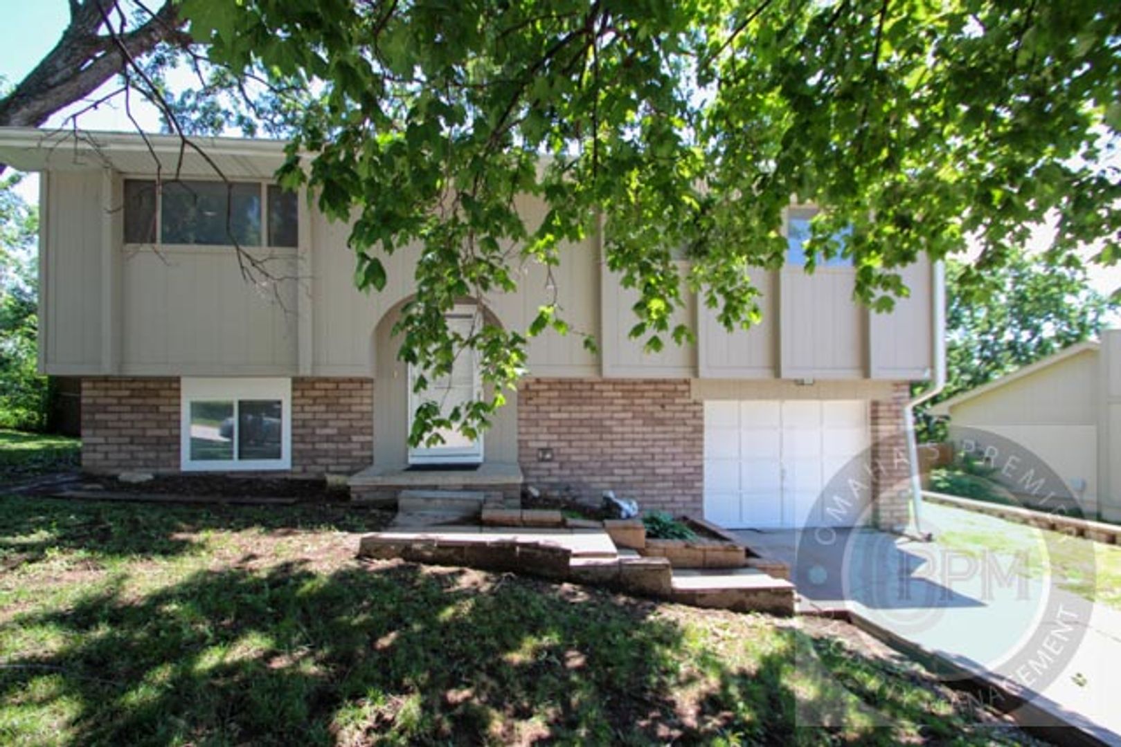 Omaha House: 8803 S. 143rd St.