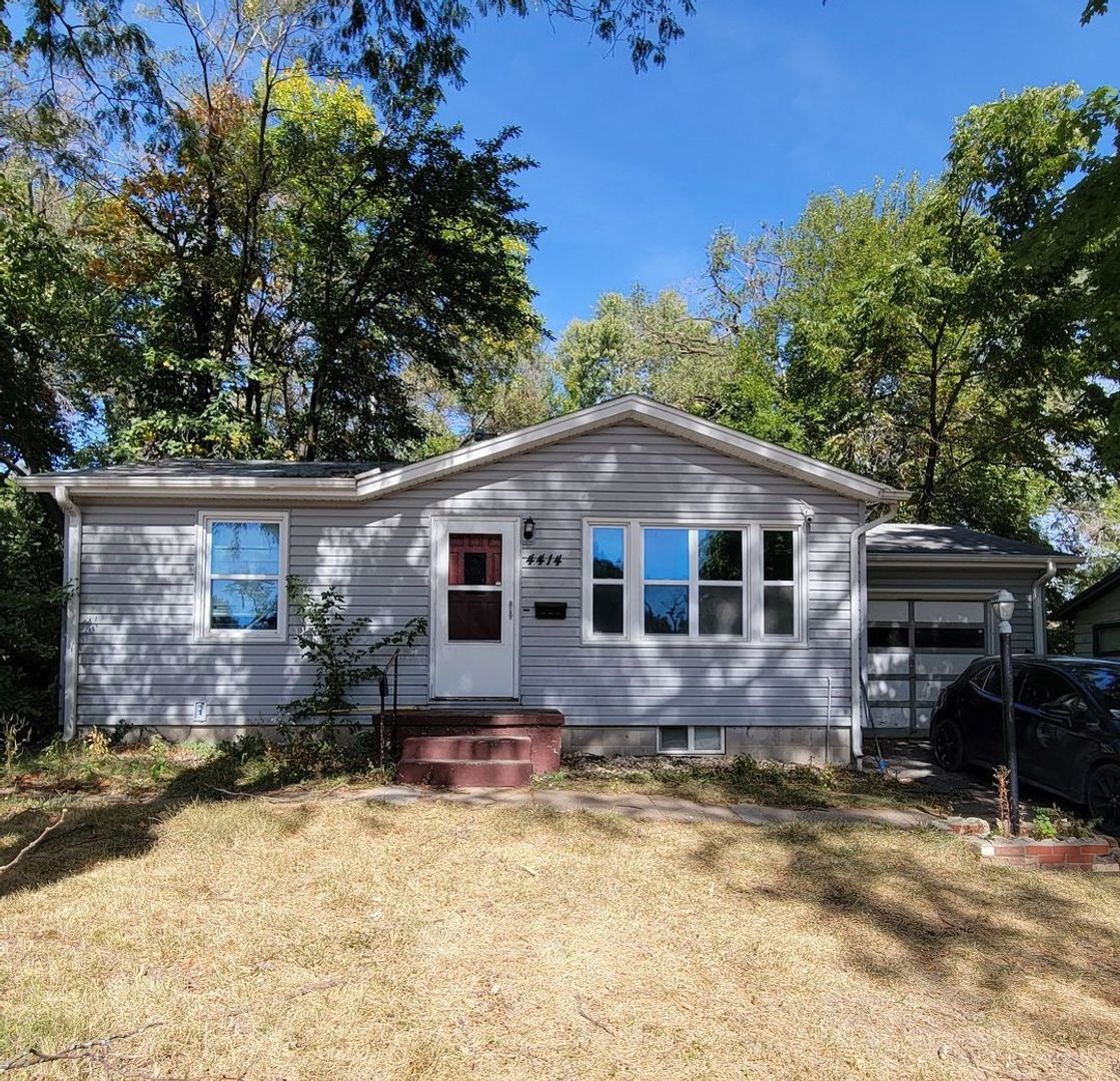 Omaha Apartment: 4414 Curtis Ave