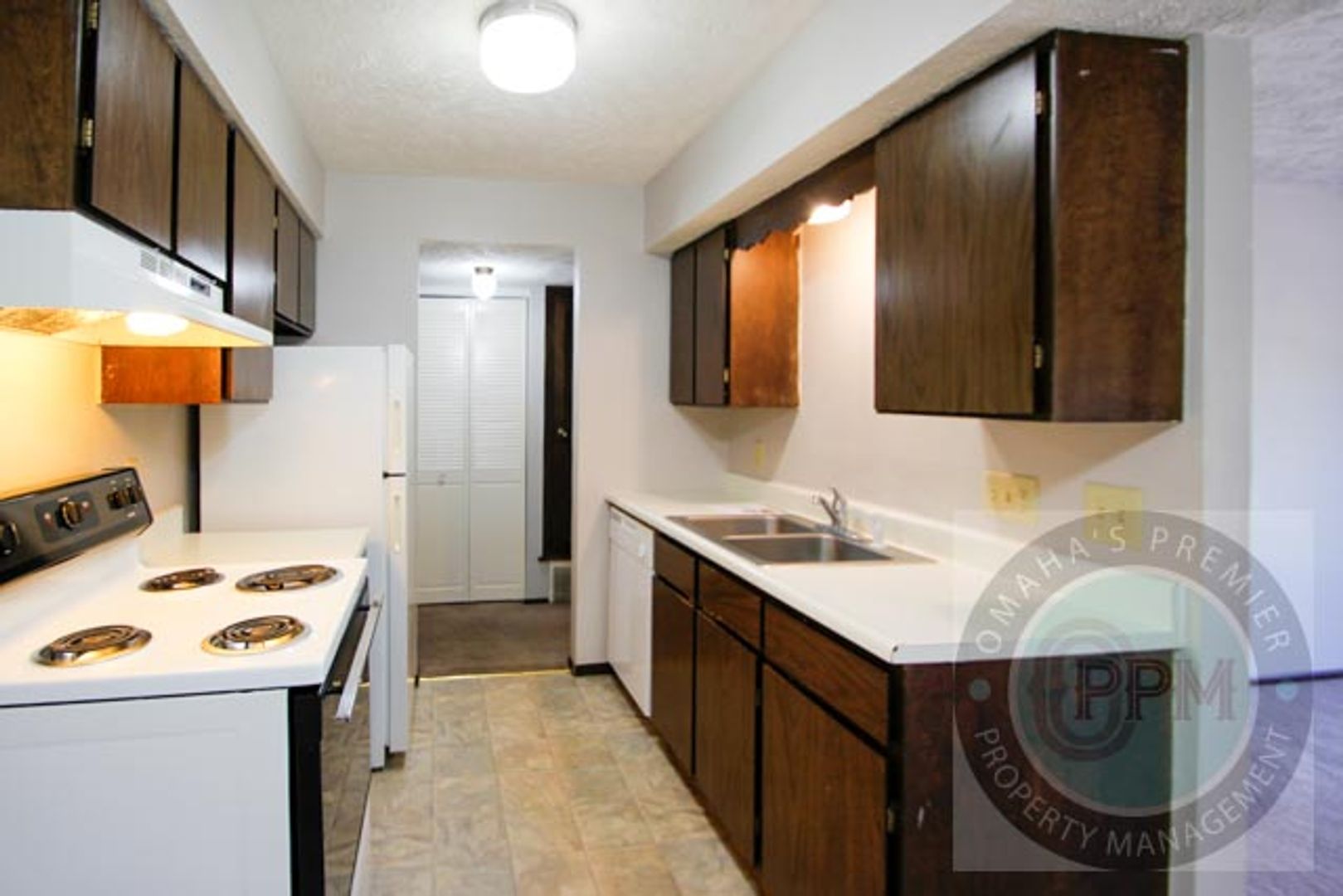 Bellevue Apartment: 818 Lincoln Rd
