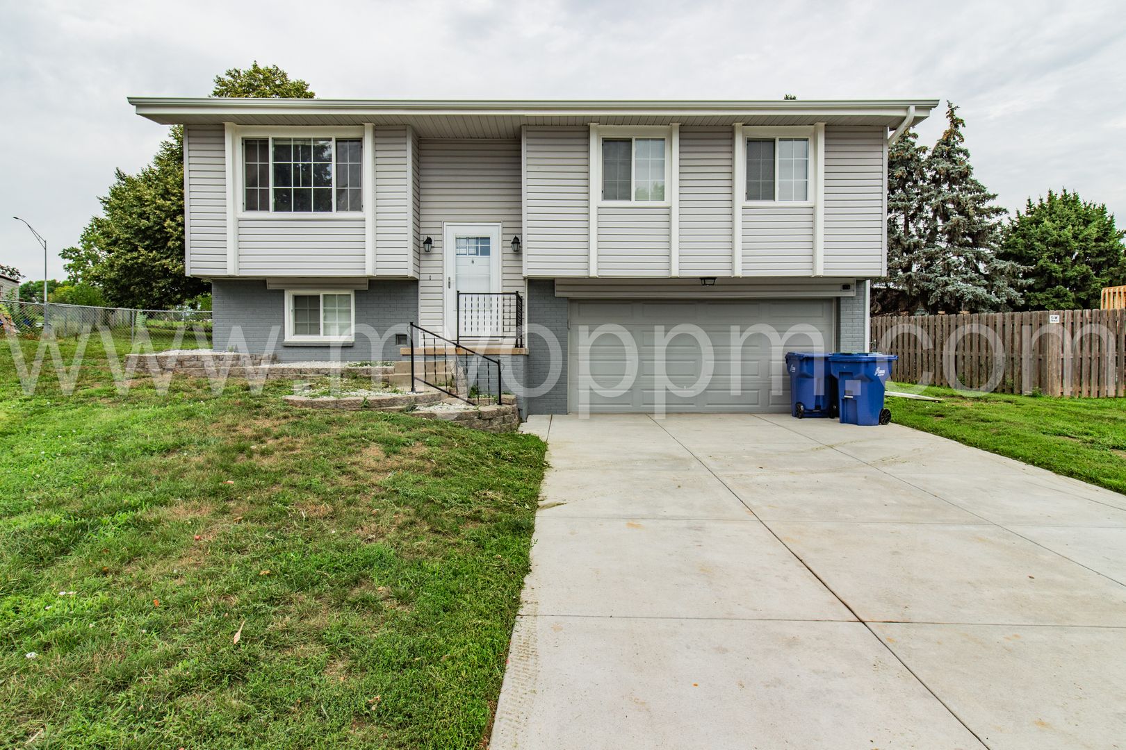 Omaha House: 13616 Emiline Cir