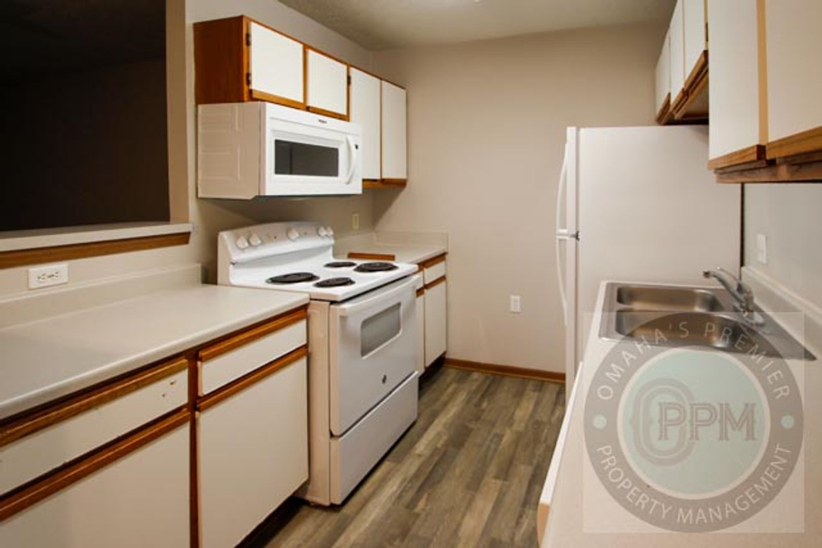 Omaha Apartment: 8003 S 48th St