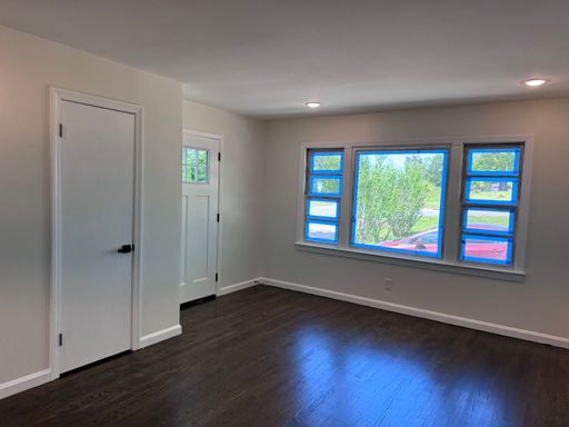 Listing photo thumbnail