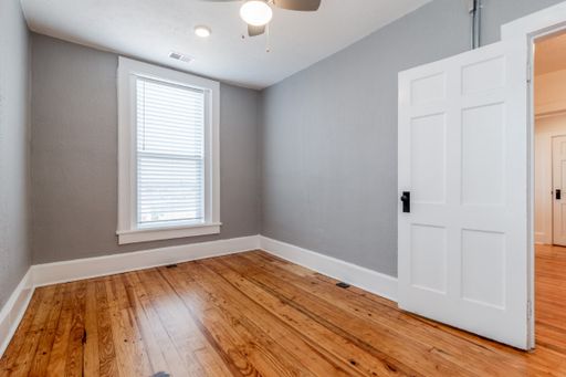 Listing photo thumbnail