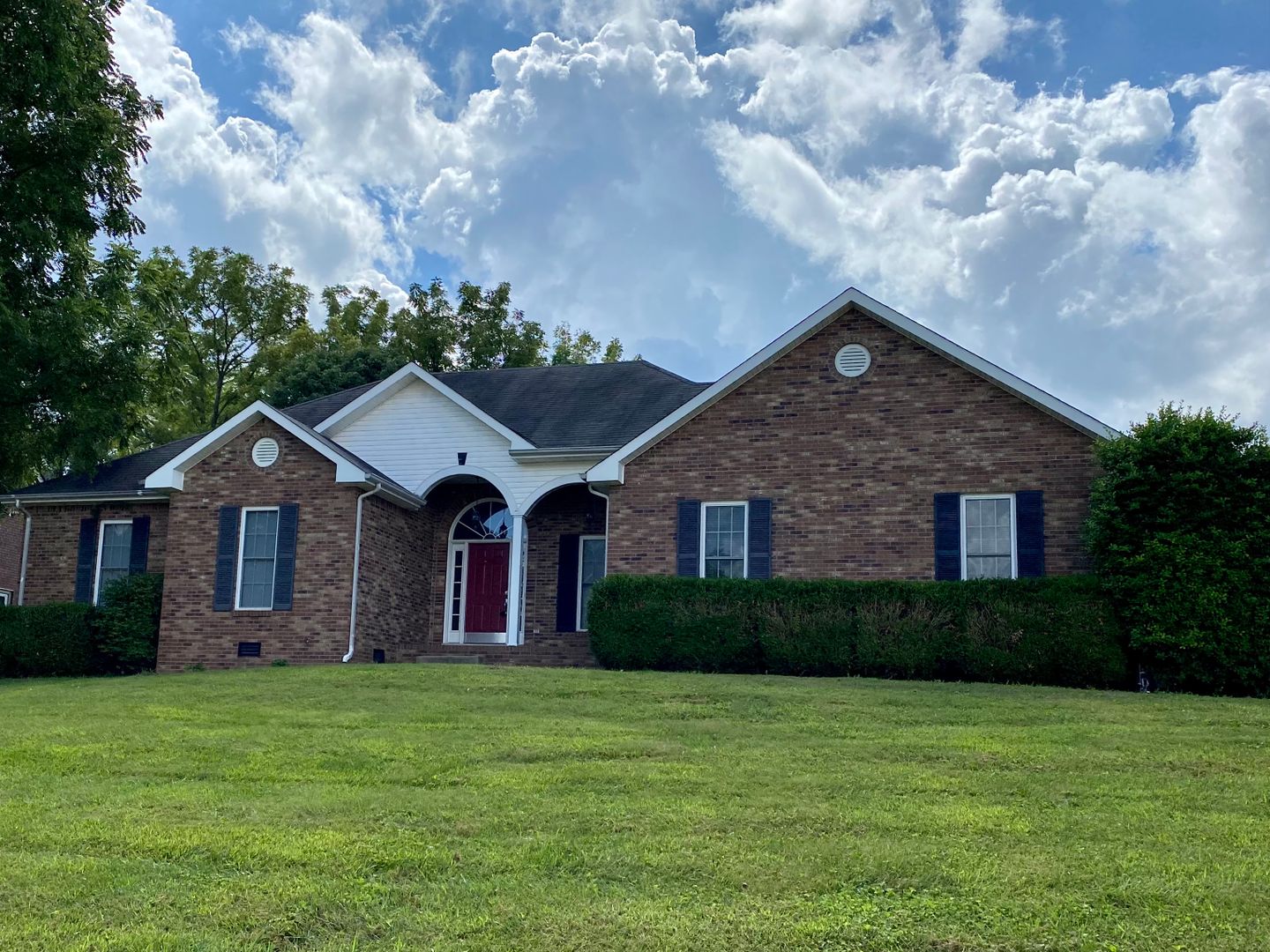 Clarksville House: 3118 Southpoint Dr