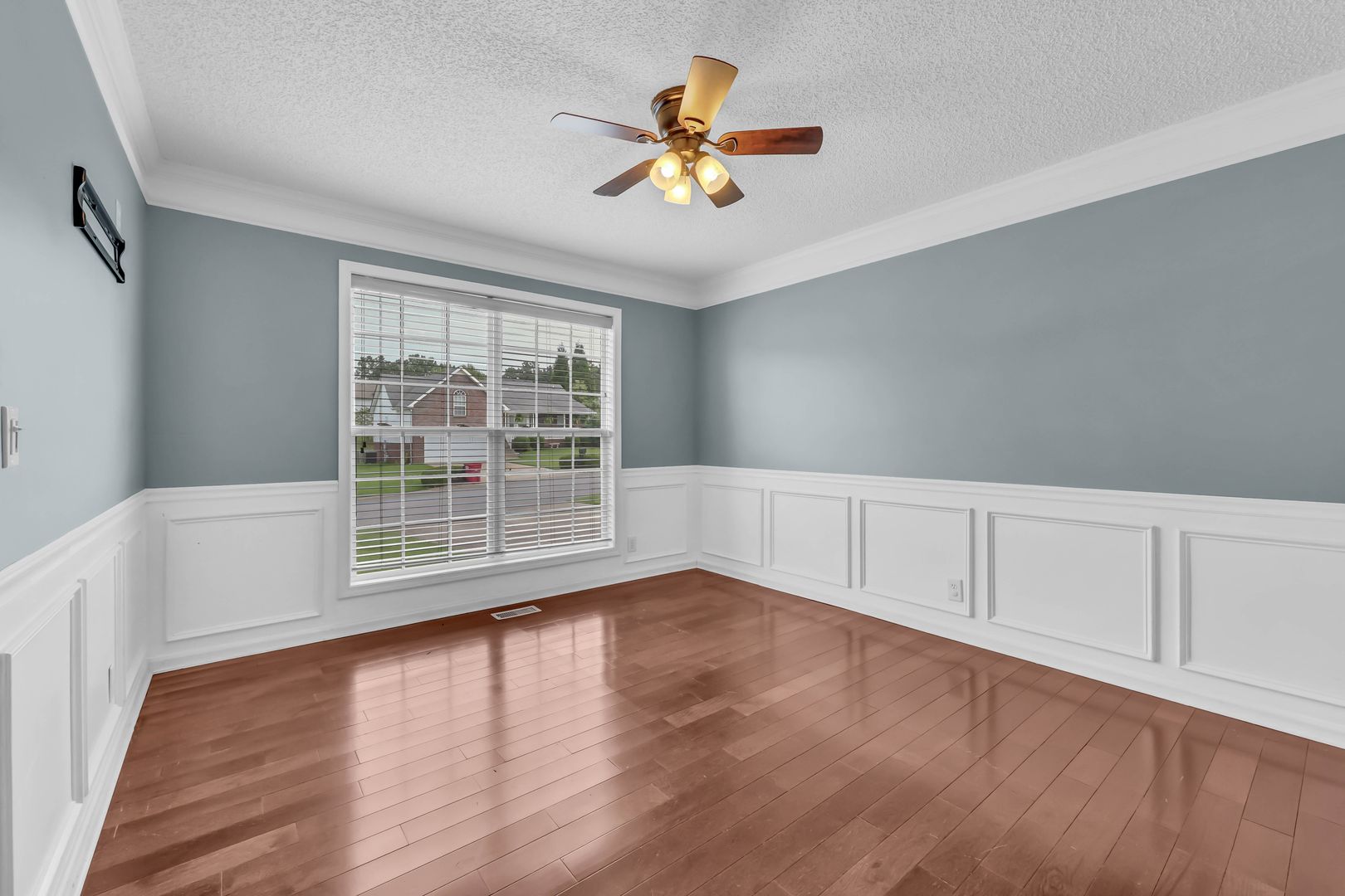 3332 Victoria Ct 9 of 12