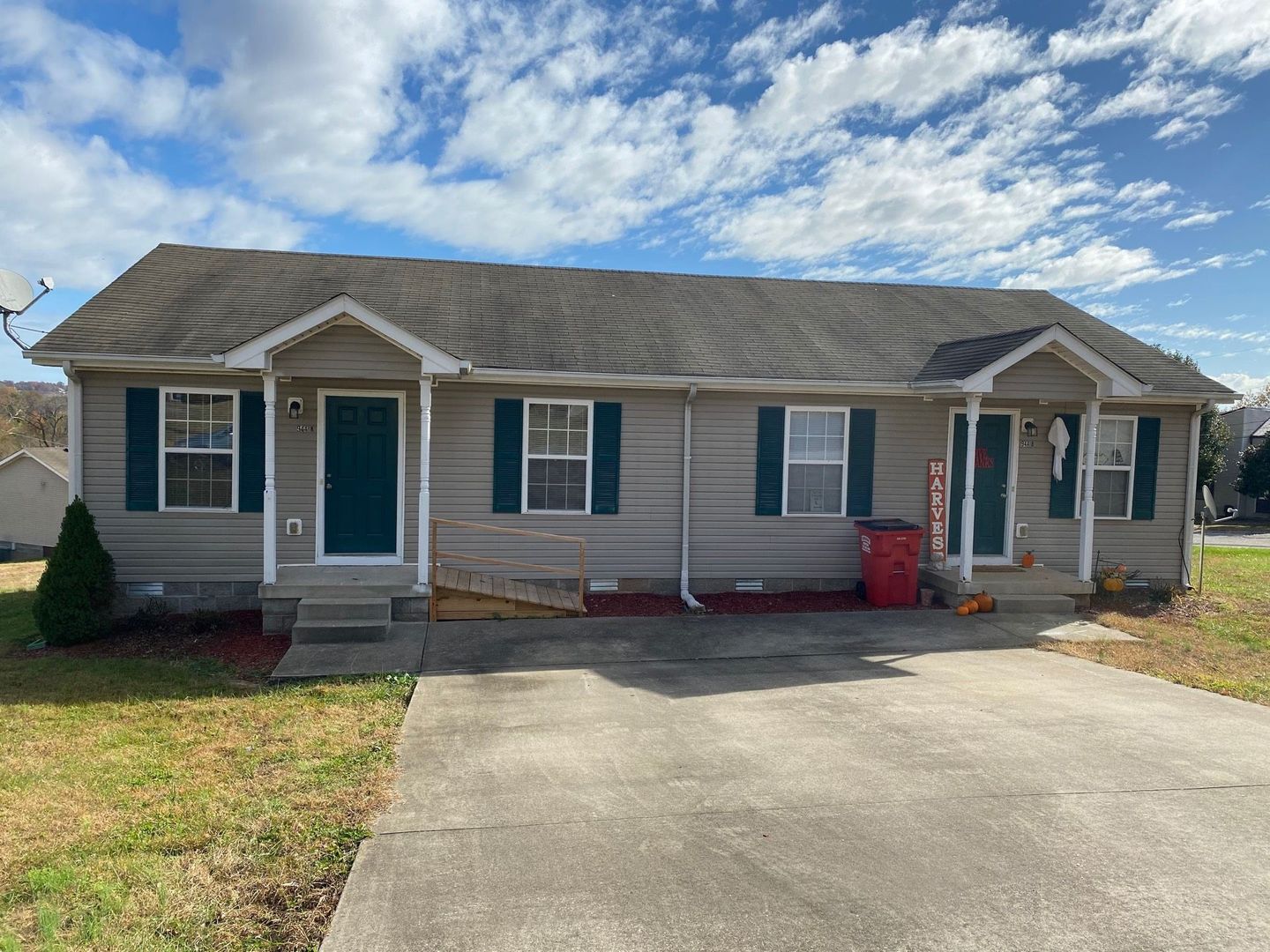 Clarksville Apartment: 944 Kingsbury Dr