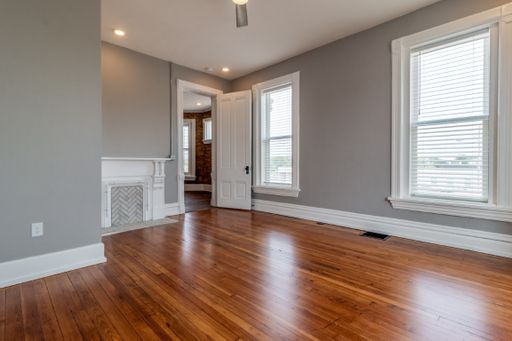 Listing photo thumbnail