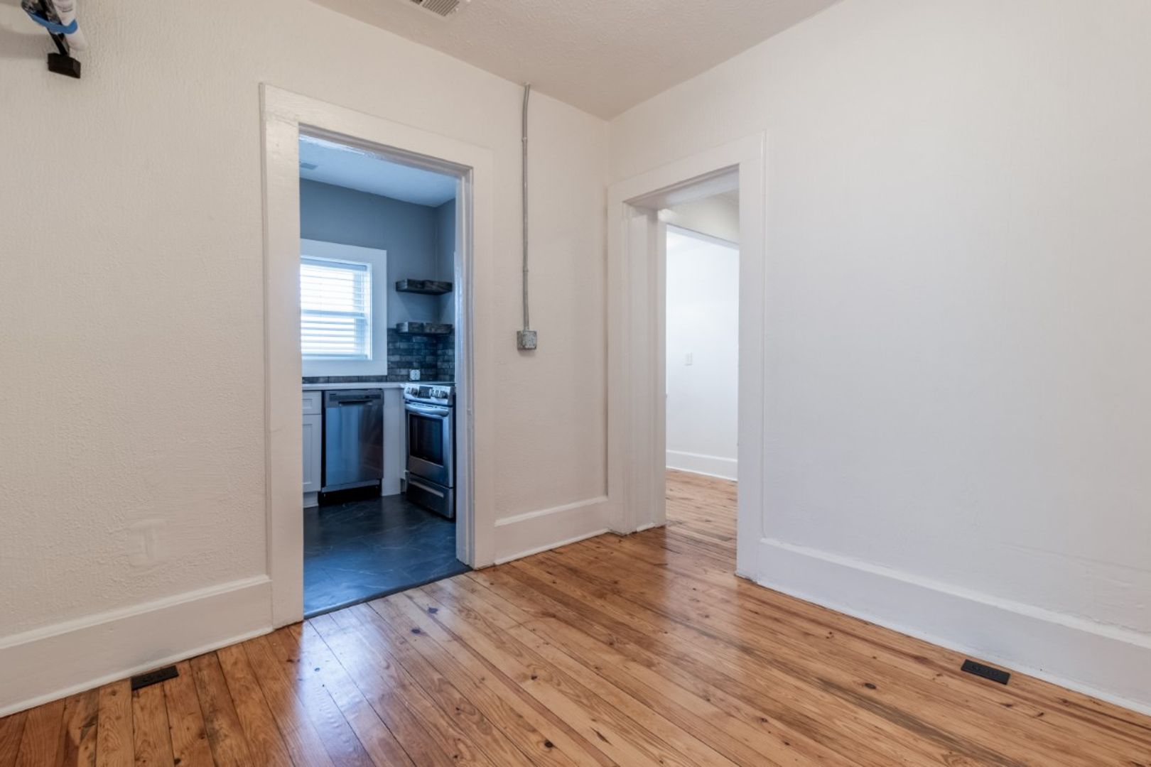 305 Main St 12 of 12