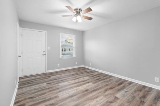 Listing photo thumbnail