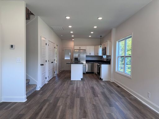 Listing photo thumbnail
