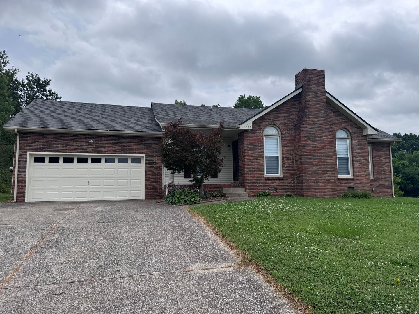 Clarksville House: 203 Melodie Dr