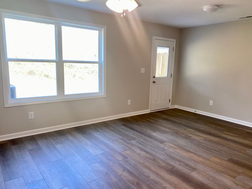 Listing photo thumbnail