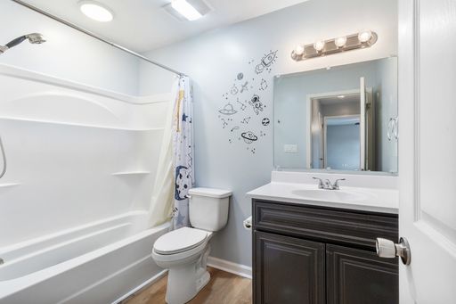 Listing photo thumbnail