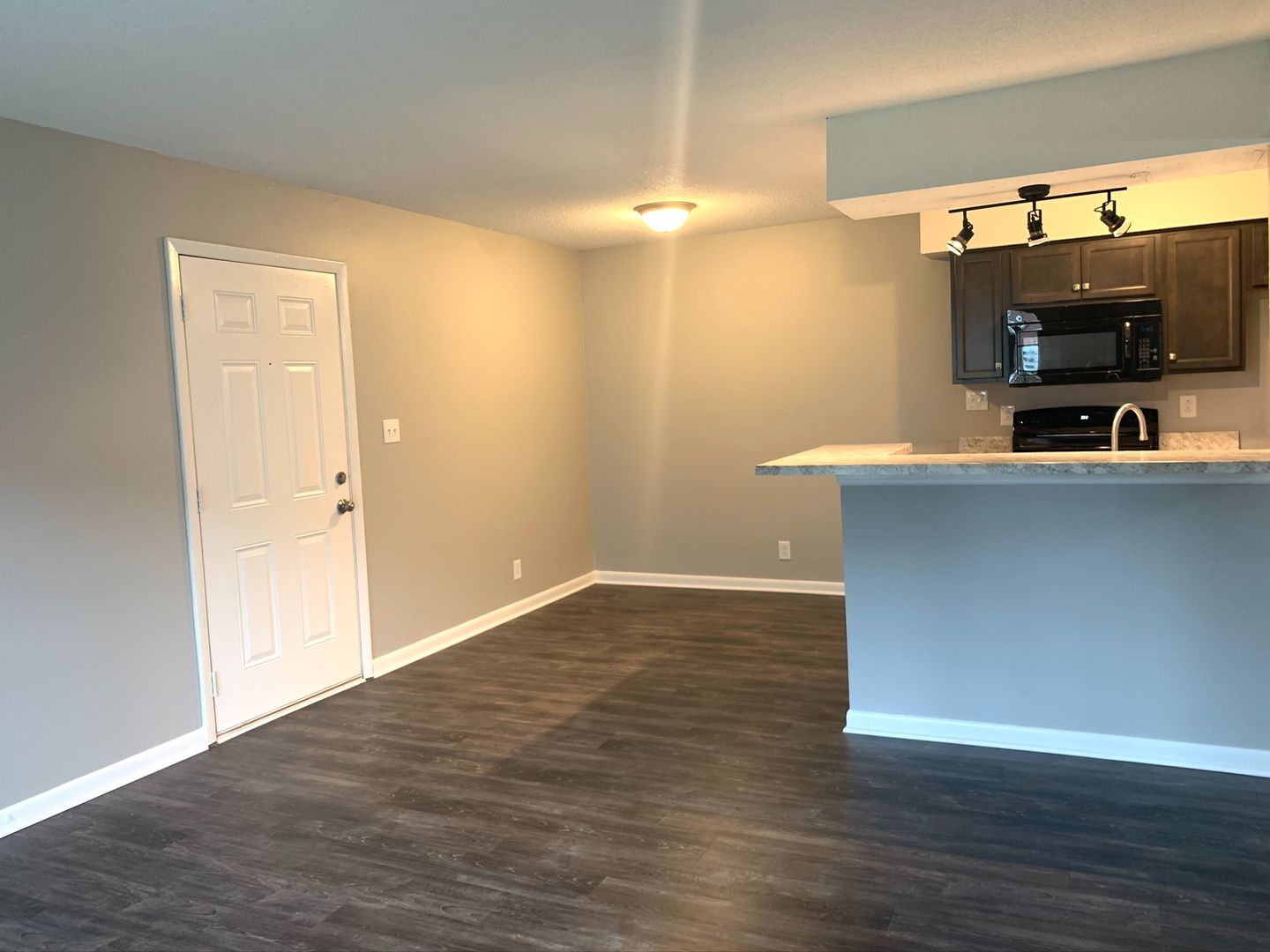 Clarksville Apartment: 271 White Oak Rd